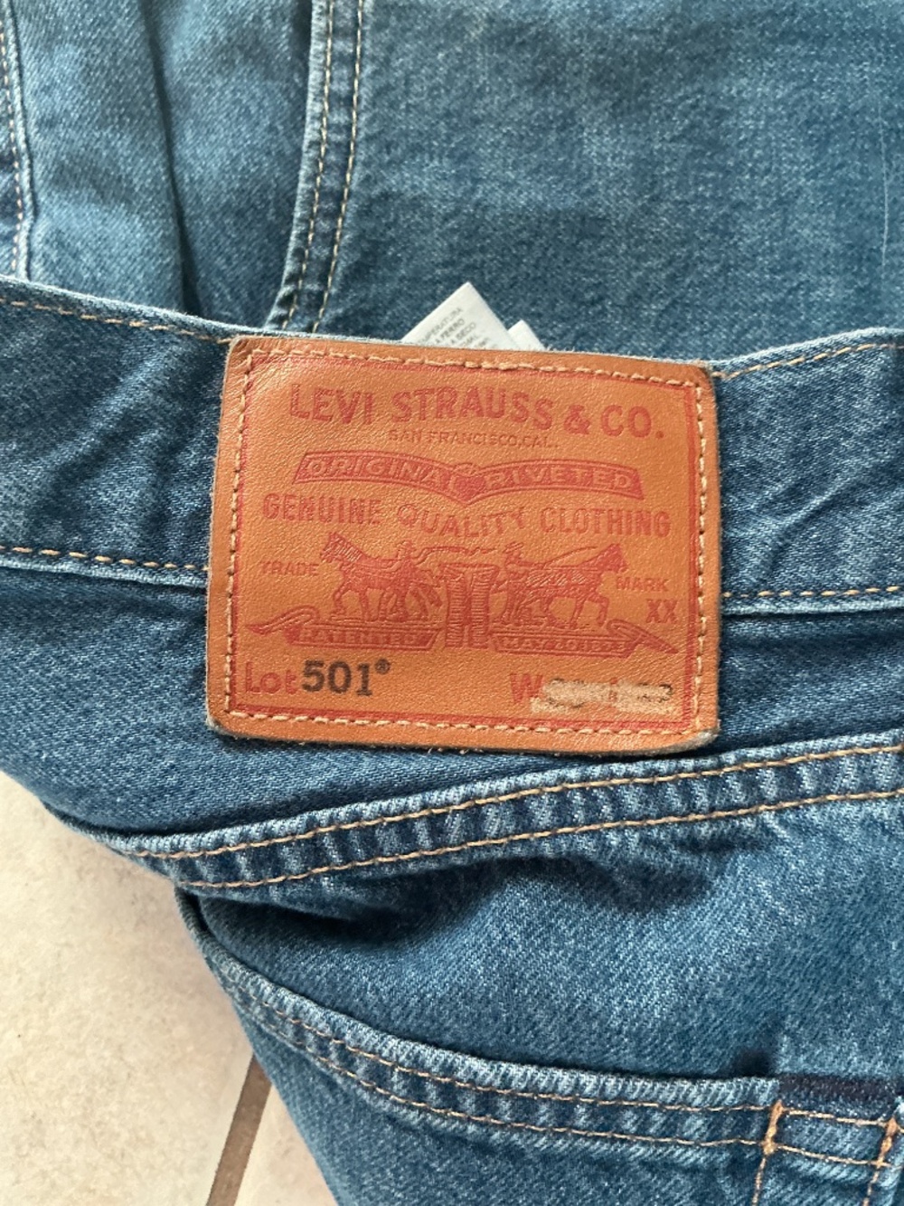 Levi’s premium lightweight 501 jeans 29” x 32” - Picture 7 of 7